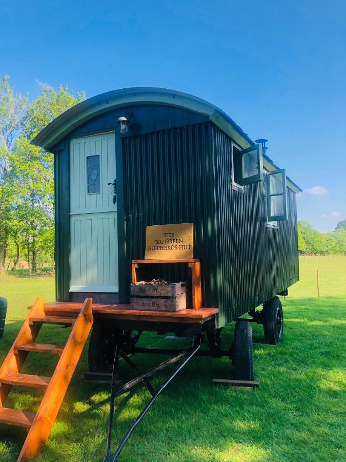 The Big Green Shepherds Hut Чарлвуд Экстерьер фото
