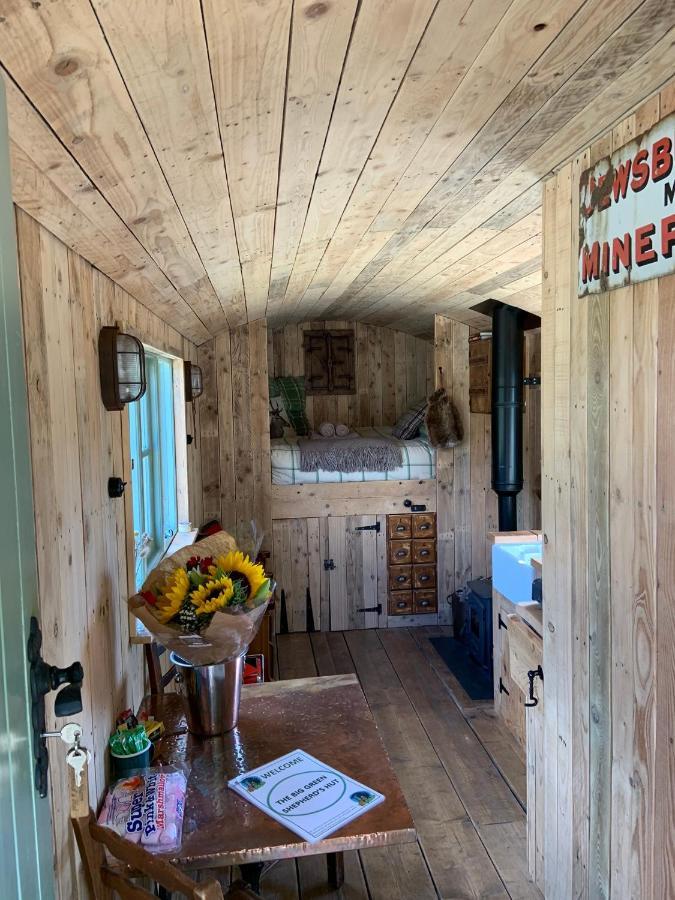The Big Green Shepherds Hut Чарлвуд Экстерьер фото